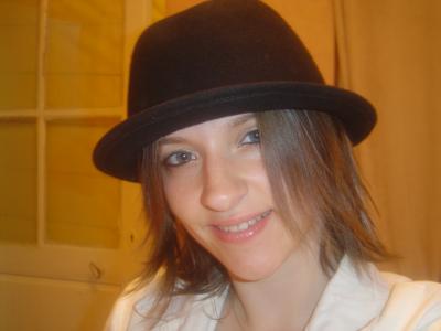 �LL� C MATHILD� TROP COoOL C�T M�UF SURTT �N C� MODE STARL�TT� IL L� VAS B1 C� CARACT�R� : G�NTIL & TTS